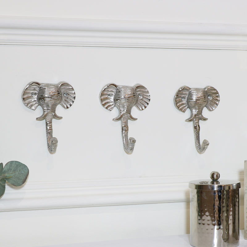 Melody Maison - Set of 3 Silver Elephant Head Wall Hooks - Silver