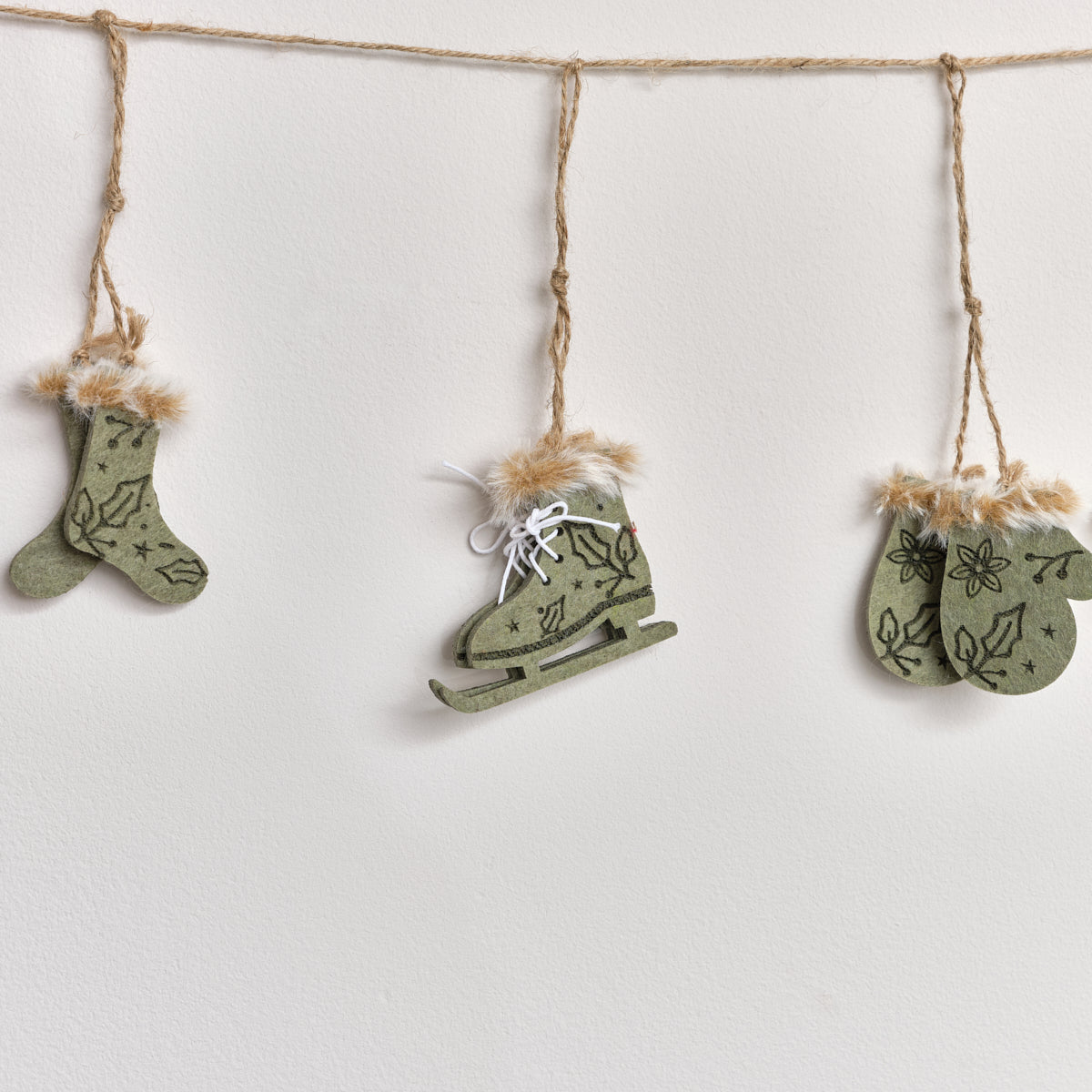 Green & White Winter Garland / Table Scatters - 120cm