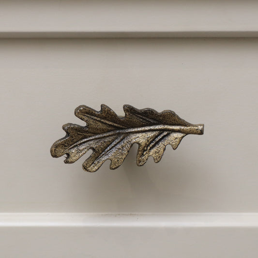 Rustic Oak Leaf Drawer Knob