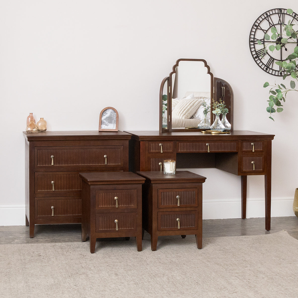 Dark Brown Wooden Reeded Chest of 3 Drawers, Dressing Table, Mirror Set & Pair of Bedside Tables - Georgian Range