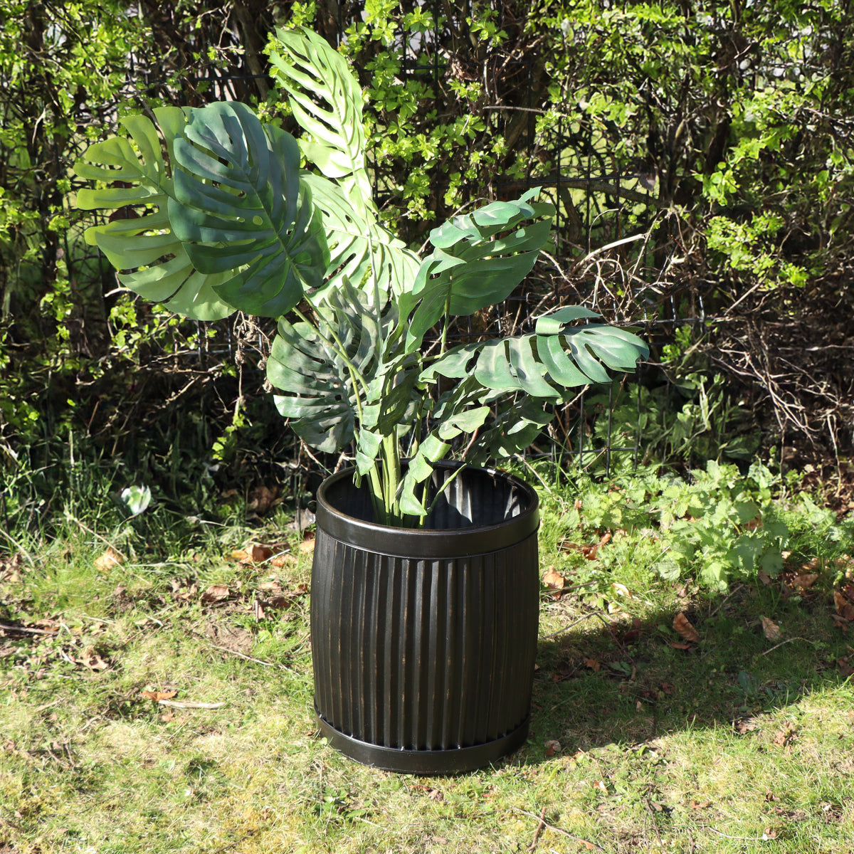 Medium Round Metal Black & Gold Planter