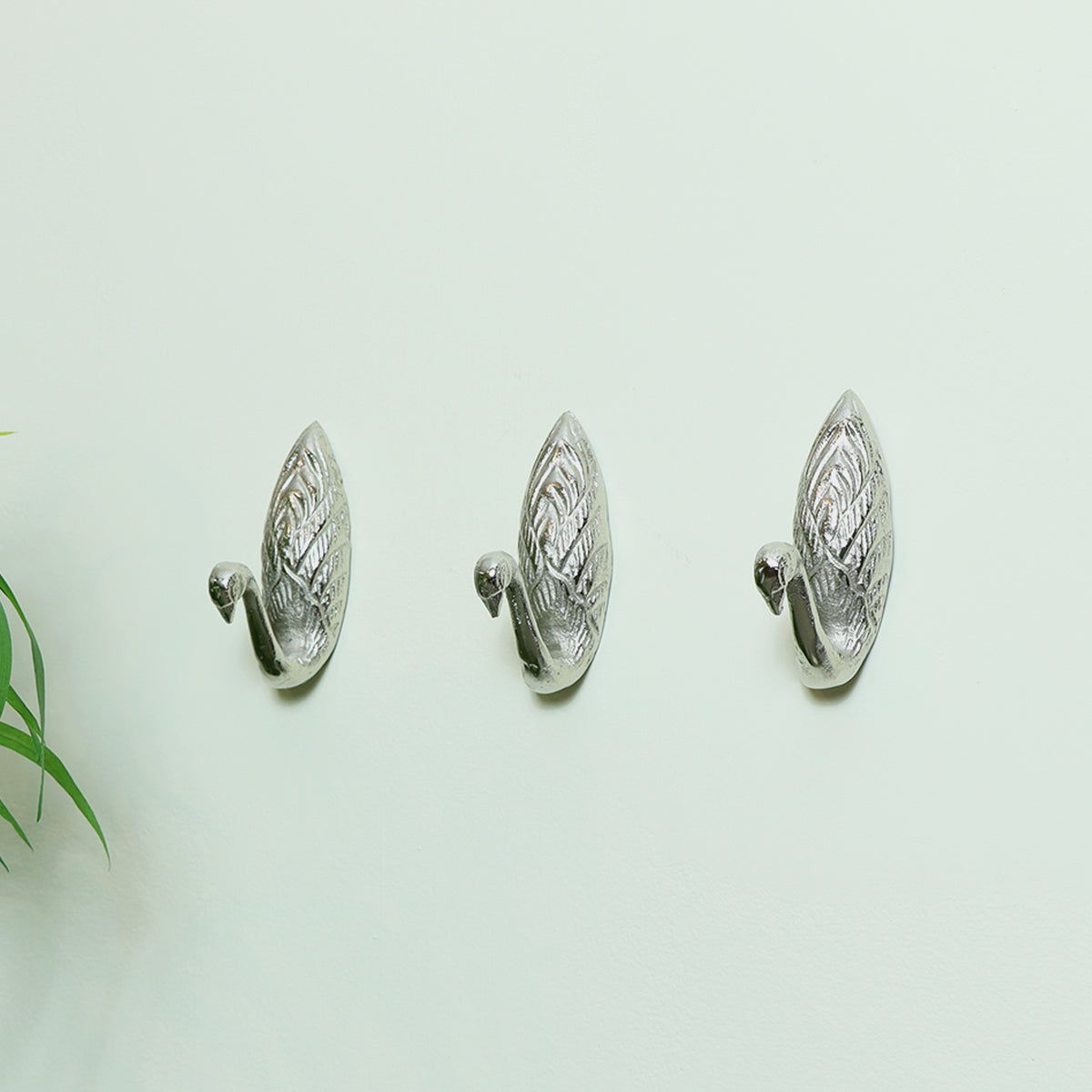 Set of 3 Silver Metal Swan Wall Hooks