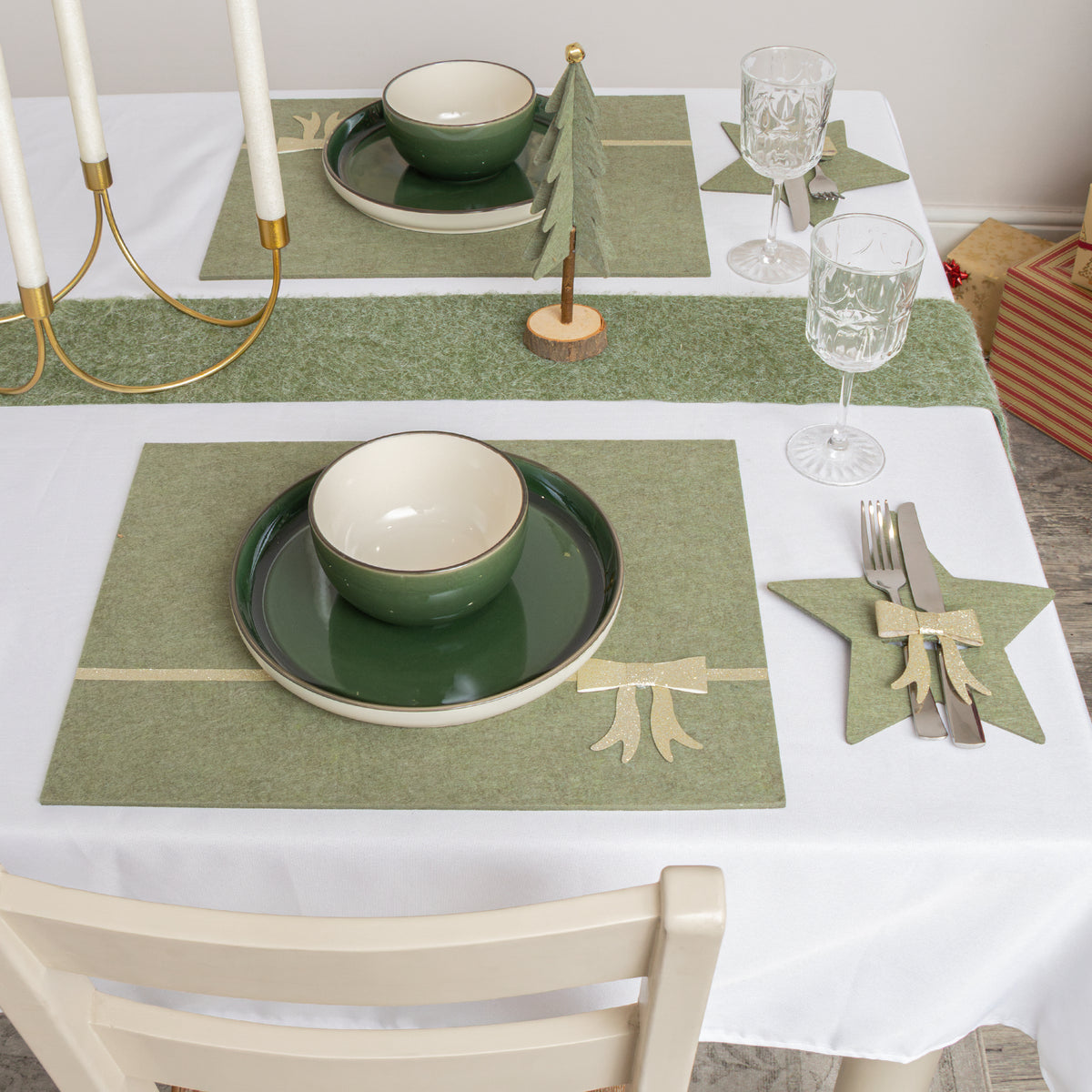 Set of 4 Green Rectangular Felt Placemat with Champagne Gold Bow