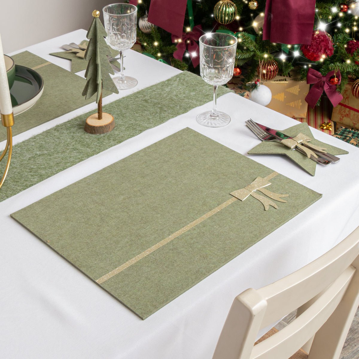 Set of 4 Green Rectangular Felt Placemat with Champagne Gold Bow