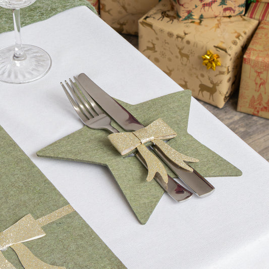 Set Of 4 Green Star Shaped Felt Cutlery Holders with Champagne Gold Bow 