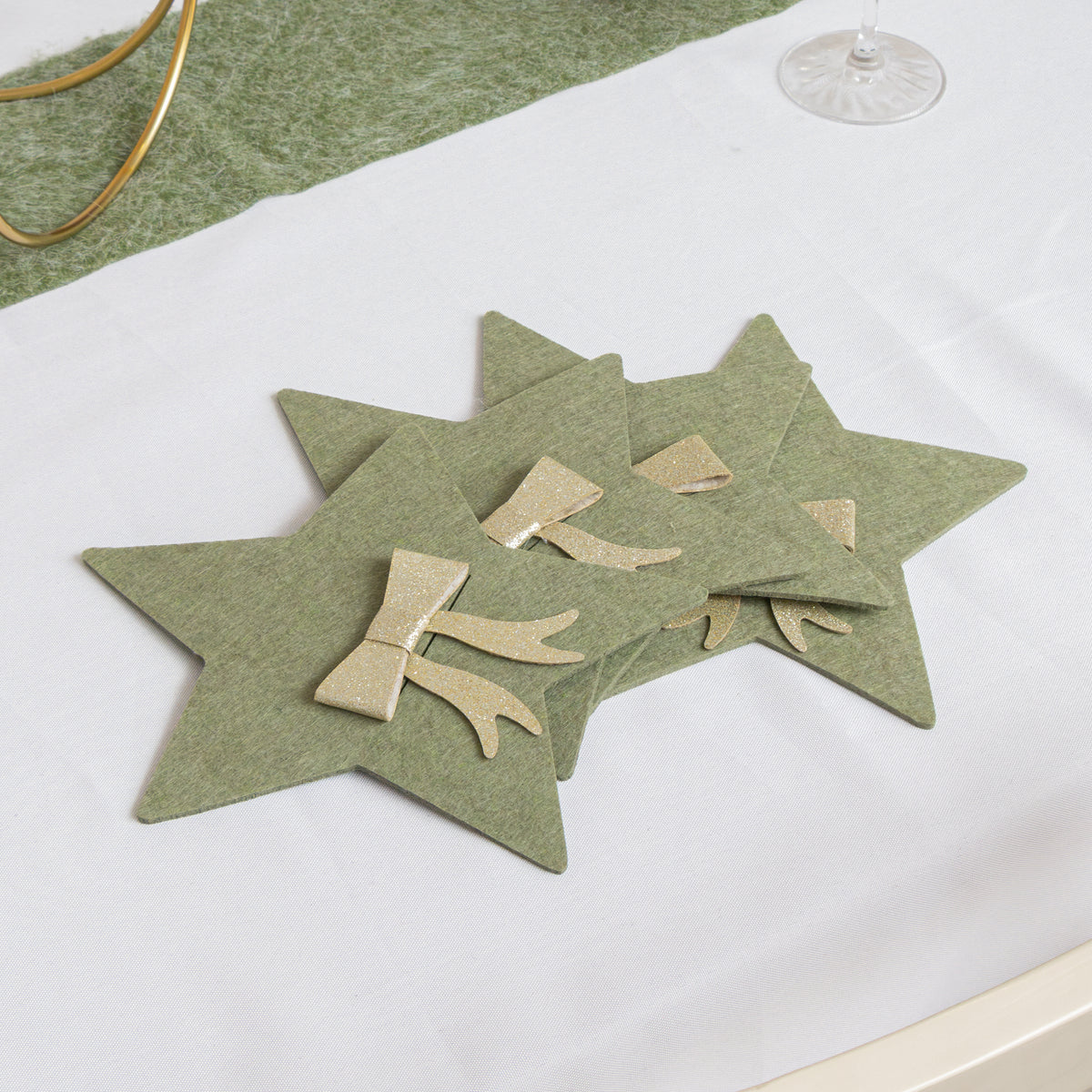 Set Of 4 Green Star Shaped Felt Cutlery Holders with Champagne Gold Bow