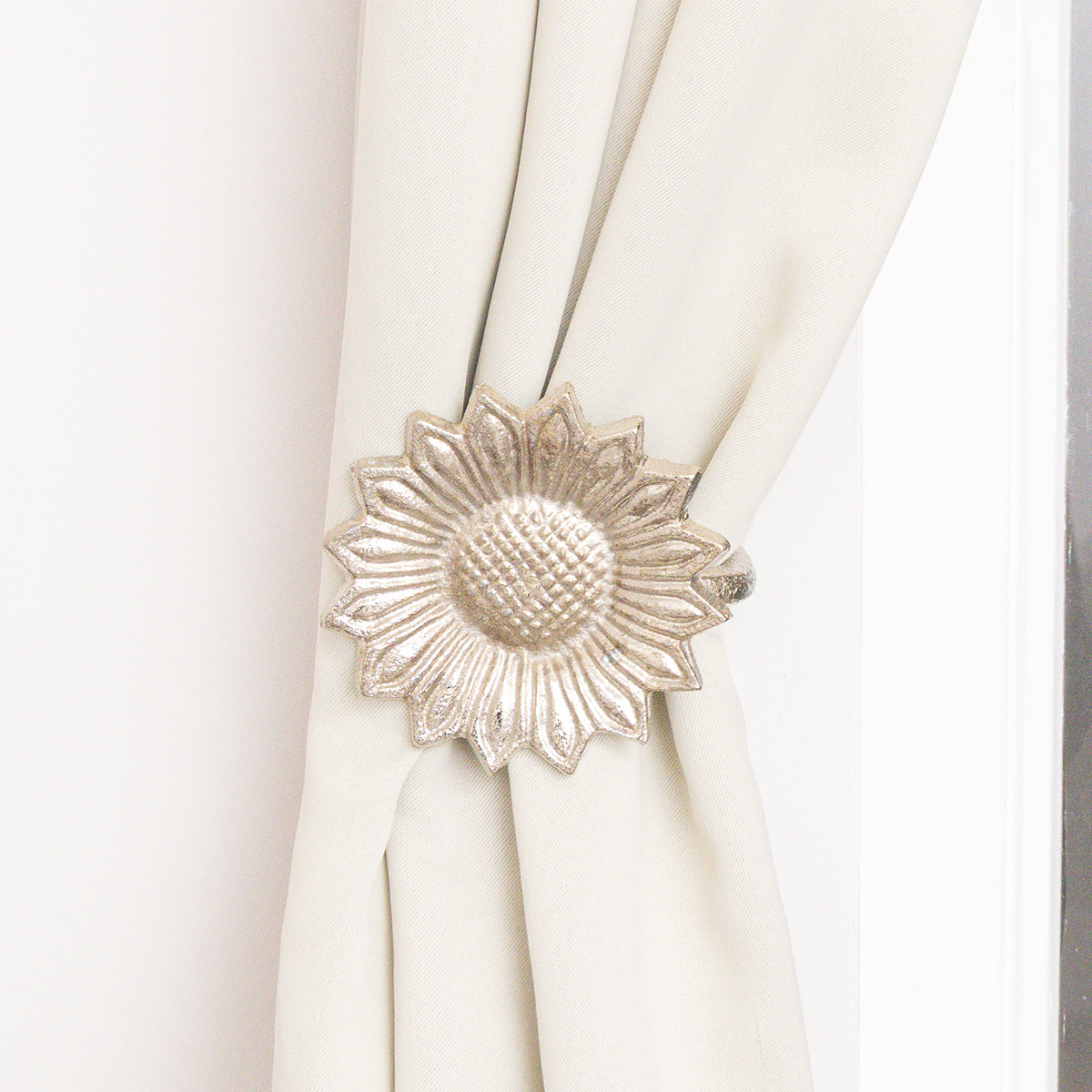 Set of 2 Silver Metal Sunflower Wall Mounted Tie Backs