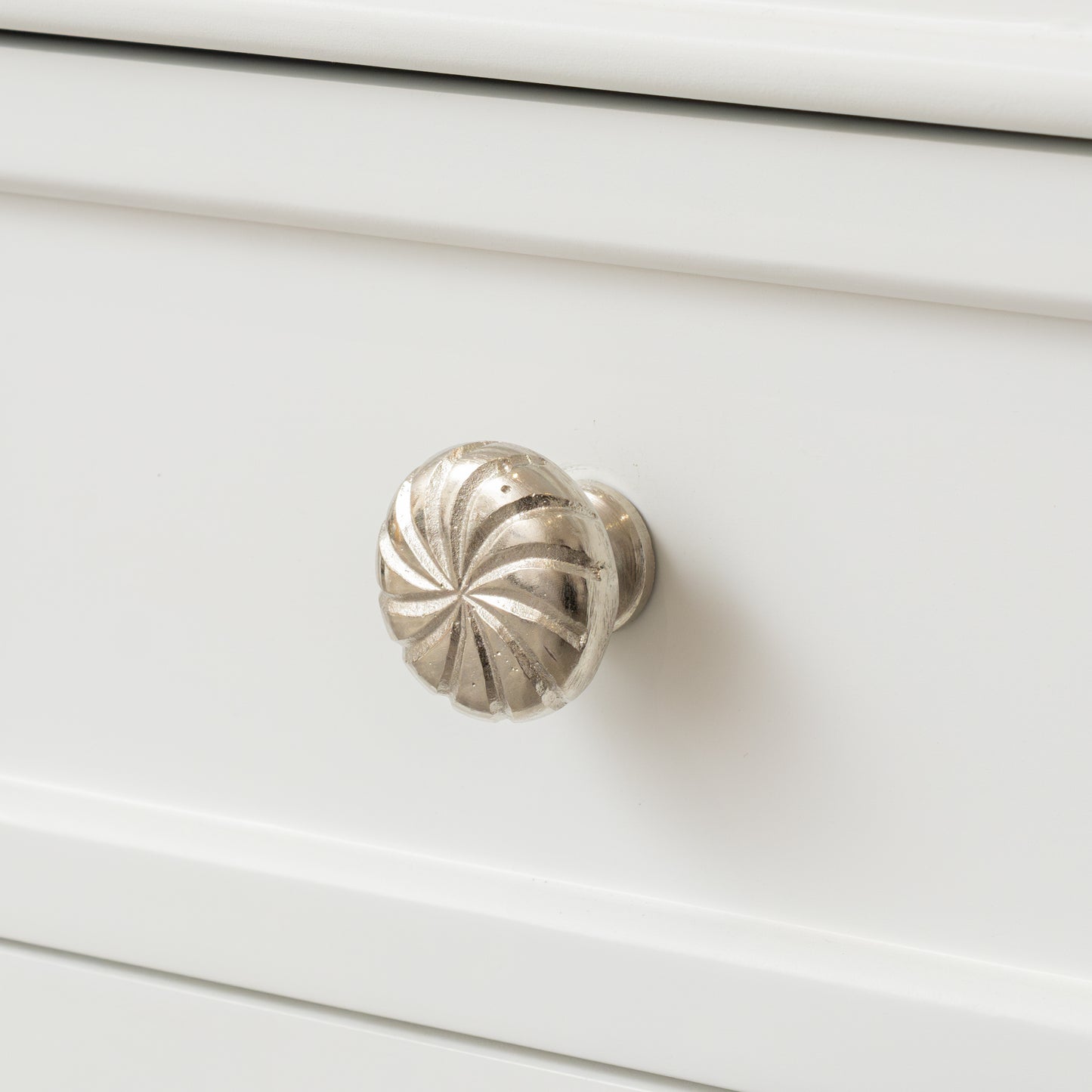 Set of 4 Large Silver Swirl Drawer Knobs