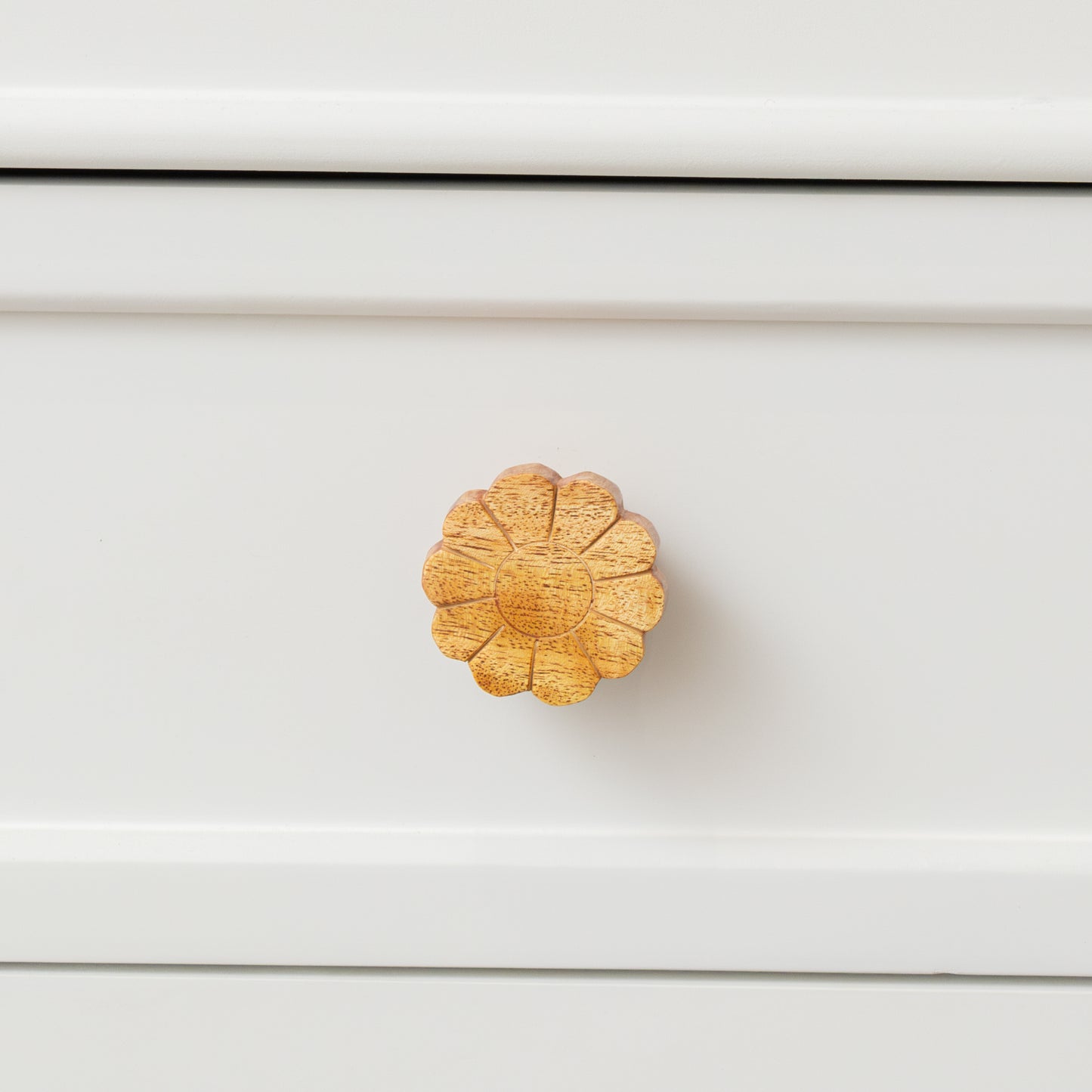 Set of 4 Wooden Flower Drawer Knobs