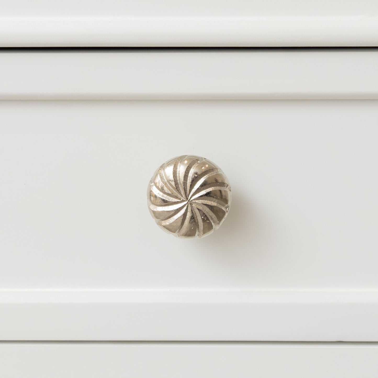 Set of 4 Large Silver Swirl Drawer Knobs
