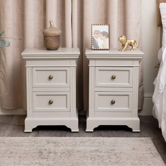  Large Taupe-Grey 7 Drawer Chest of Drawers & Pair of Bedside Tables - Daventry Taupe-Grey Range 