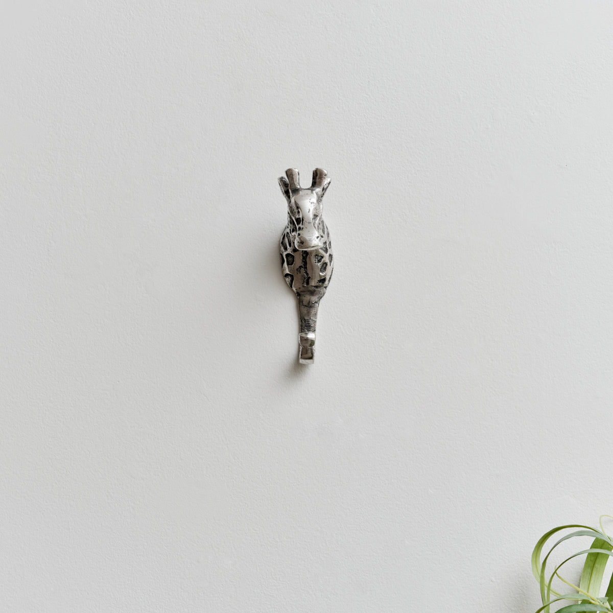 Melody Maison - Silver Metal Giraffe Wall Hook - Silver