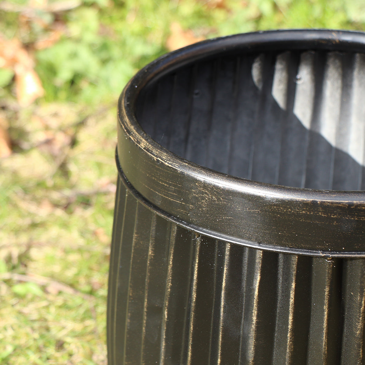 Round Metal Black & Gold Planter