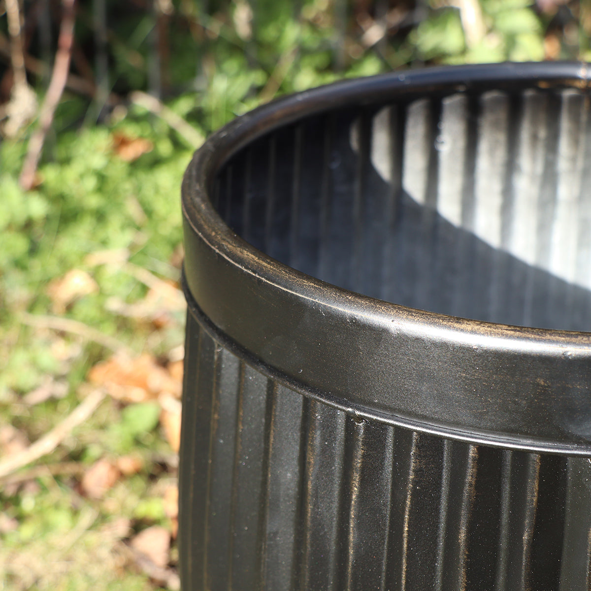 Medium Round Metal Black & Gold Planter