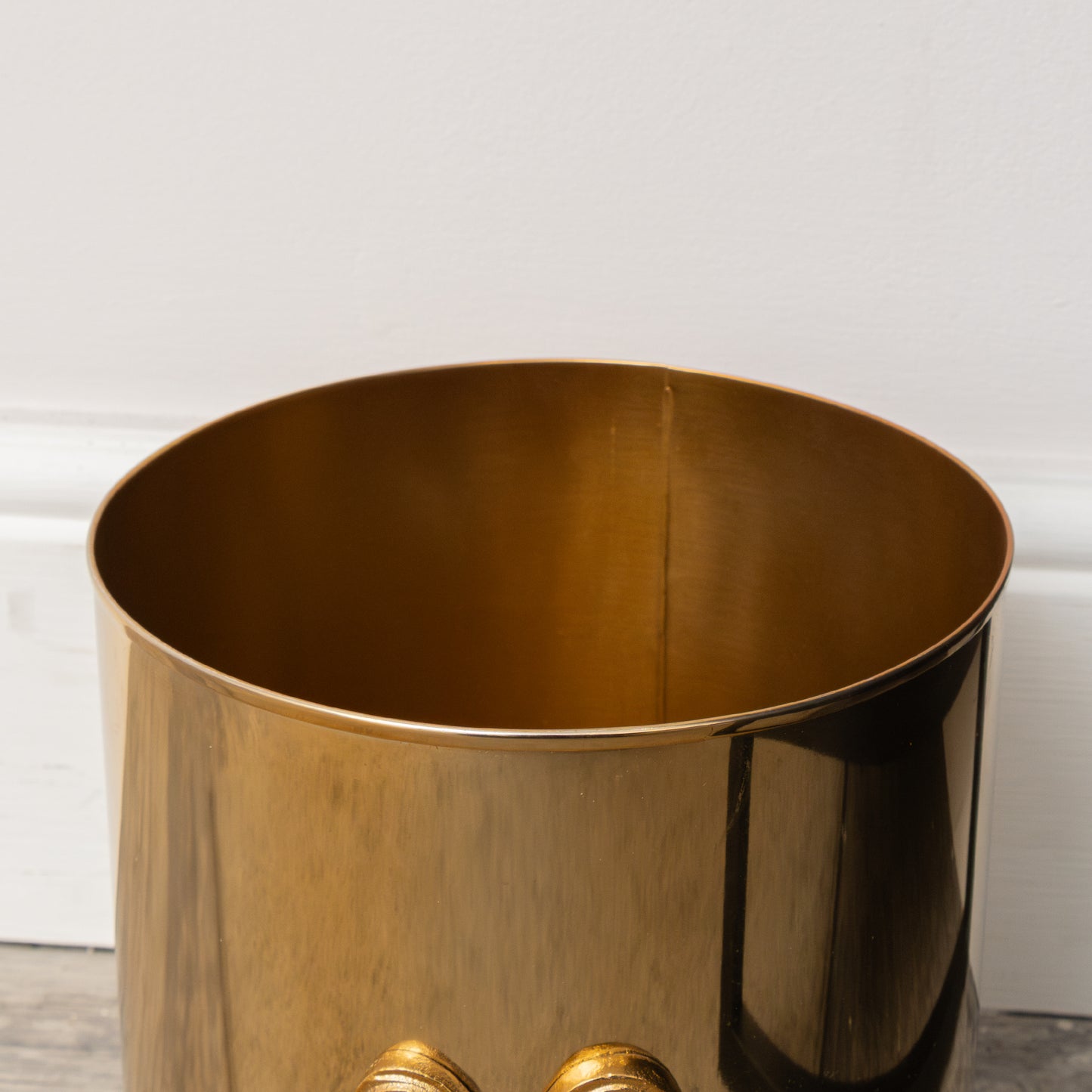 Round Shiny Gold Metal Bow Waste Bin