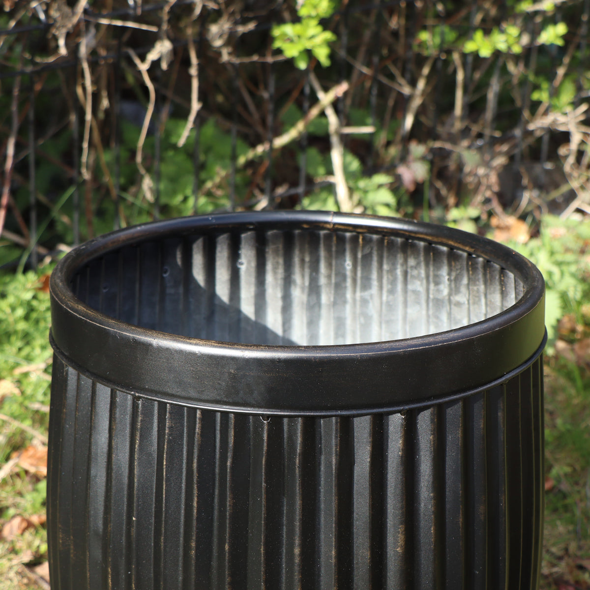 Medium Round Metal Black & Gold Planter