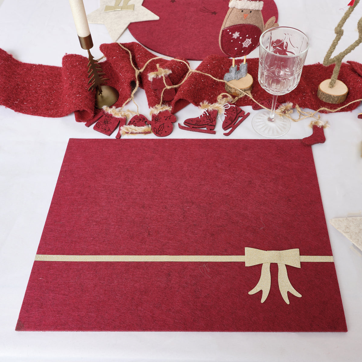 Set of 4 Dark Red Rectangular Felt Placemat with Champagne Gold Bow