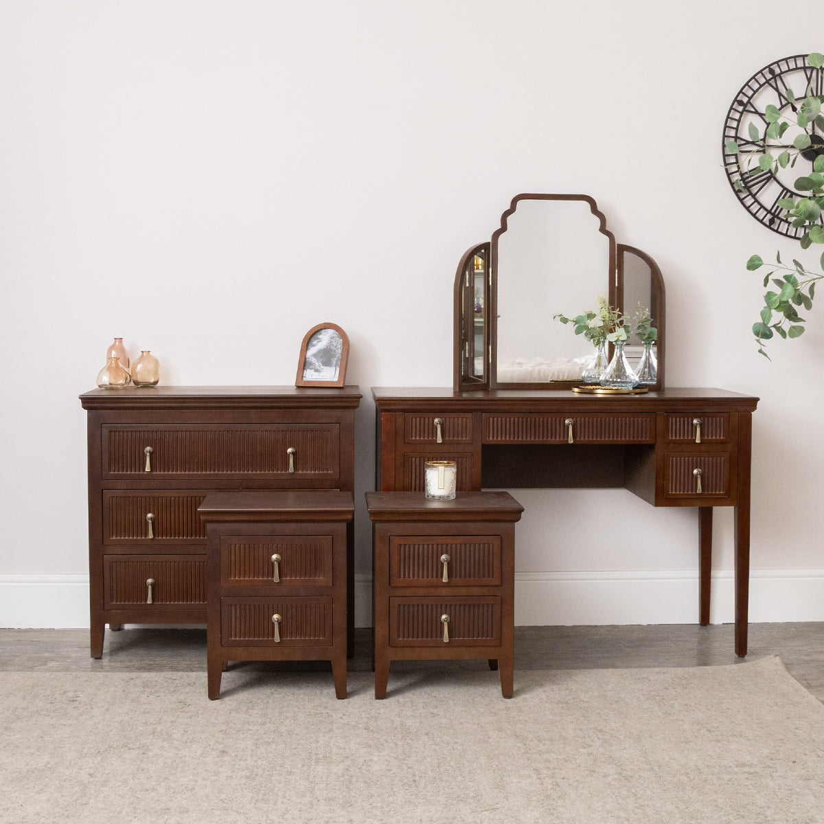 Dark Brown Wooden Reeded Chest of 3 Drawers, Dressing Table, Mirror Set & Pair of Bedside Tables - Georgian Range