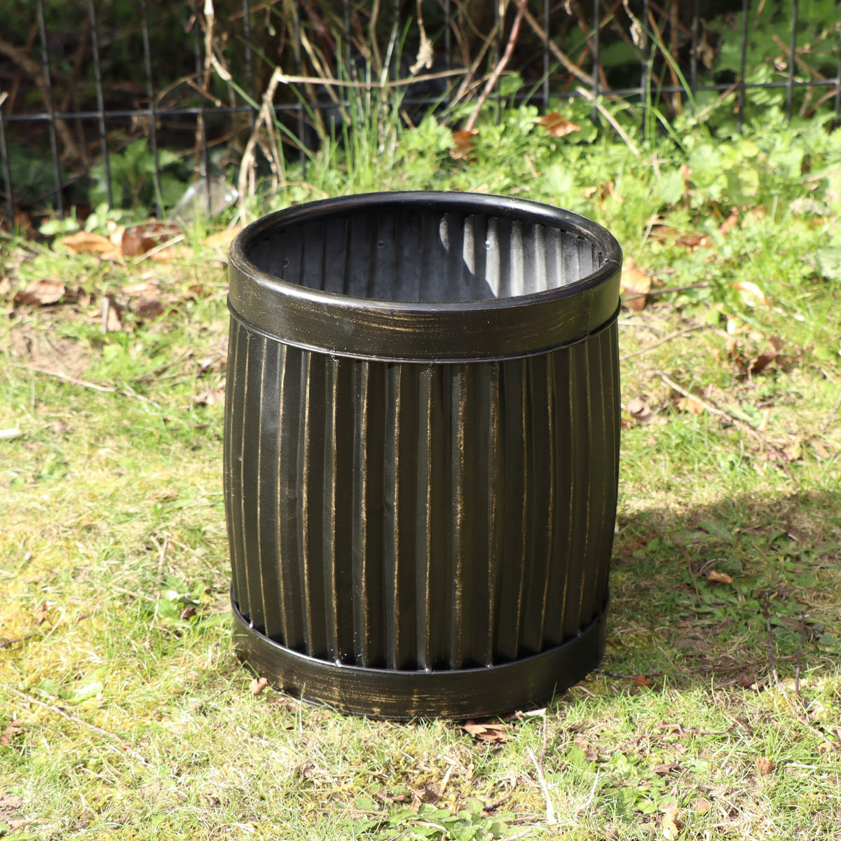 Round Metal Black & Gold Planter